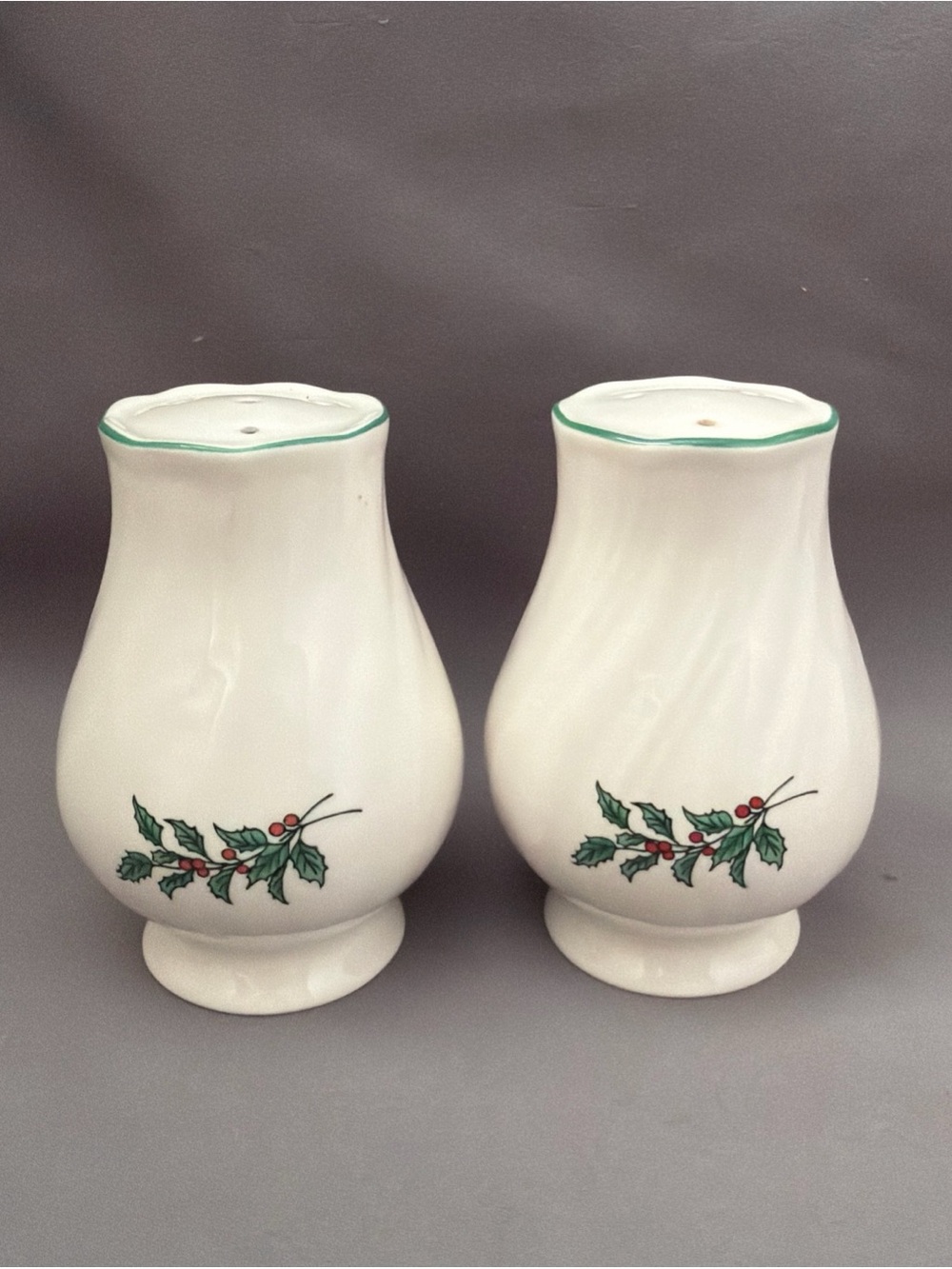 Happy Holidays NIKKO Salt & Pepper Shakers Swirl Holly Berries Christmas